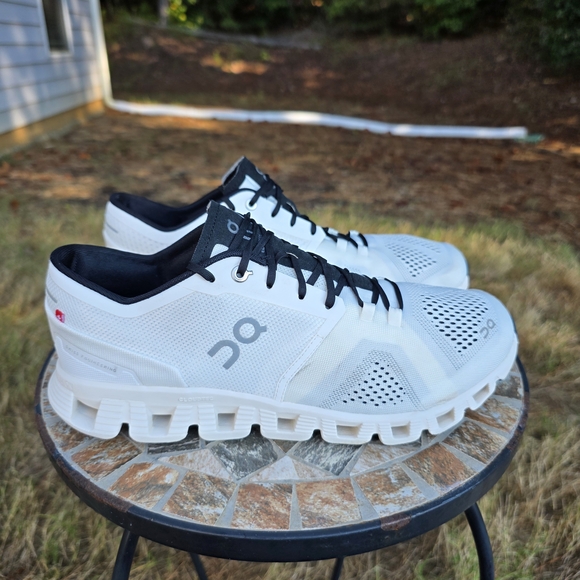 On Cloud X 40.99707 White Swiss Engineering Running Shoes Sneakers Mens Size 10 - Picture 1 of 12